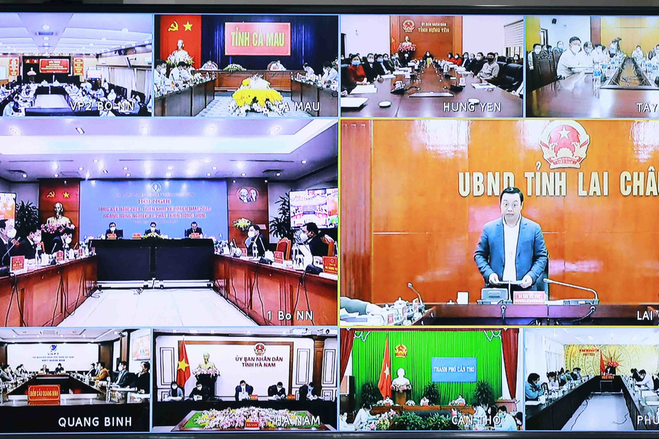 Chủ tịch UBND tỉnh Lai Châu Trần Tiến Dũng phát biểu trực tuyến tại điểm cầu địa phương. (Ảnh: Vũ Sinh/TTXVN)