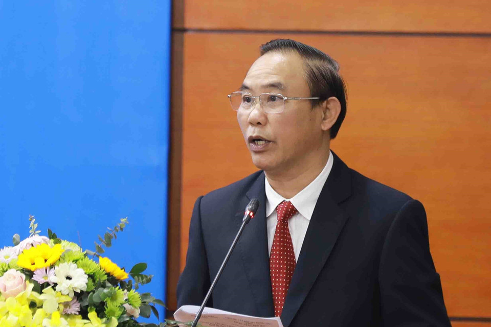 Thứ trưởng Bộ Nông nghiệp và Phát triển nông thôn Phùng Đức Tiến báo cáo về công tác thực hiện năm 2021 của ngành nông nghiệp. (Ảnh: Vũ Sinh/TTXVN)