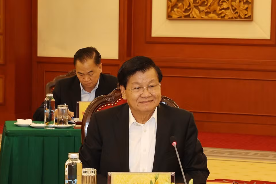 Tổng Bí thư Đảng Nhân dân Cách mạng Lào Thongloun Sisoulith phát biểu tại cuộc gặp. (Ảnh: Trí Dũng/TTXVN)