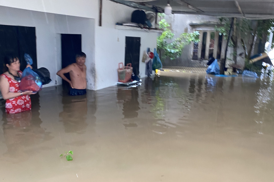 Nhà người dân tại xã Phước Nghĩa, huyện Tuy Phước (Bình Định) bị ngập. (Ảnh: Tường Quân/TTXVN)