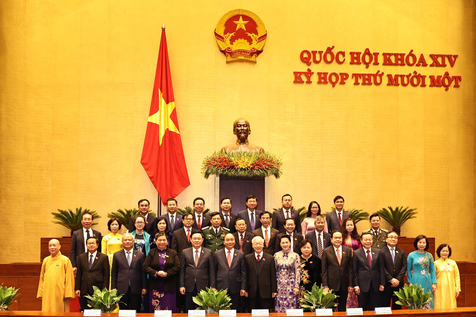 Các lãnh đạo Đảng, Nhà nước, Quốc hội với các đoàn đại biểu Quốc hội. (Nguồn: TTXVN)