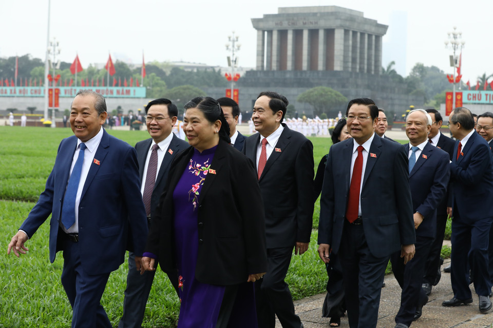 Lãnh đạo Đảng, Nhà nước và các Đại biểu Quốc hội trước giờ khai mạc kỳ họp lần thứ 11. (Ảnh: Văn Điệp/TTXVN)