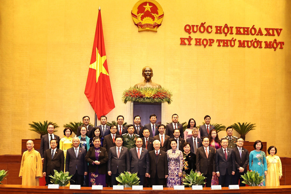 Các lãnh đạo Đảng, Nhà nước, Quốc hội với các đại biểu Quốc hội Thành phố Hà Nội. (Nguồn: TTXVN)