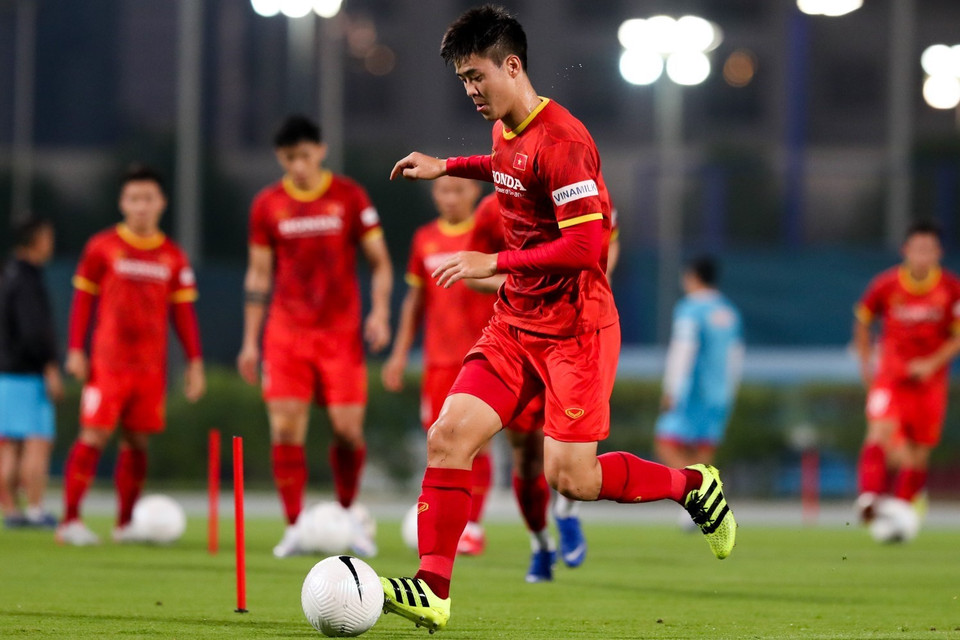 Trung vệ Duy Mạnh tại buổi tập. (Ảnh: Hoàng Linh/TTXVN)