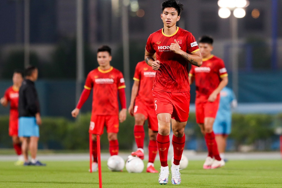 Hậu vệ Văn Hậu tại buổi tập. (Ảnh: Hoàng Linh/TTXVN)