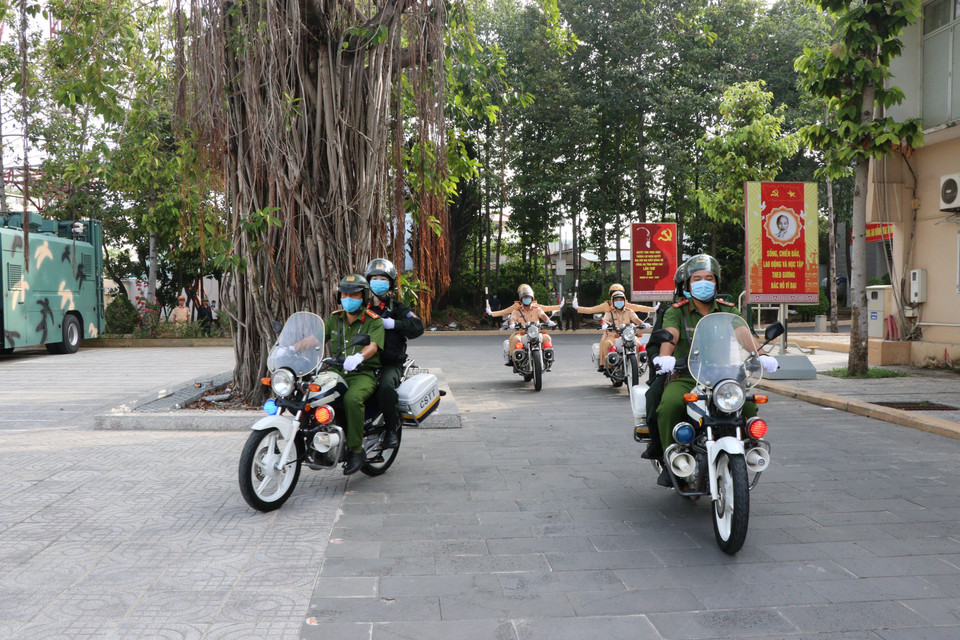 Lực lượng Công an tỉnh Đồng Nai tham gia Lễ ra quân bảo đảm an ninh trật tự ngày bầu cử đại biểu Quốc hội khóa XV và đại biểu Hội đồng Nhân dân các cấp nhiệm kỳ 2021-2026.( Ảnh: Nguyễn Văn Việt/TTXVN)