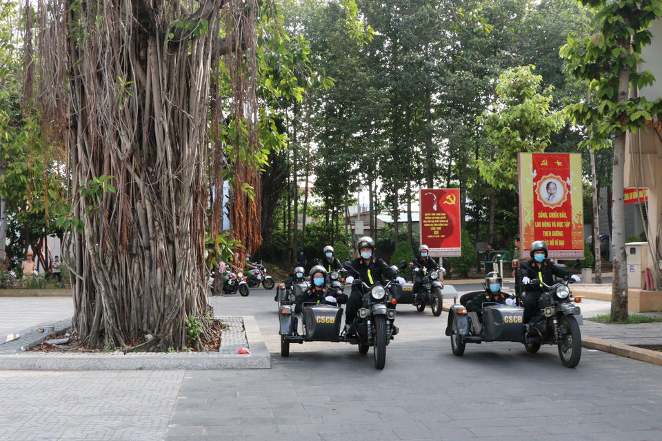 Lực lượng Công an tỉnh Đồng Nai tham gia Lễ ra quân bảo đảm an ninh trật tự ngày bầu cử đại biểu Quốc hội khóa XV và đại biểu Hội đồng Nhân dân các cấp nhiệm kỳ 2021-2026.( Ảnh: Nguyễn Văn Việt/TTXVN)