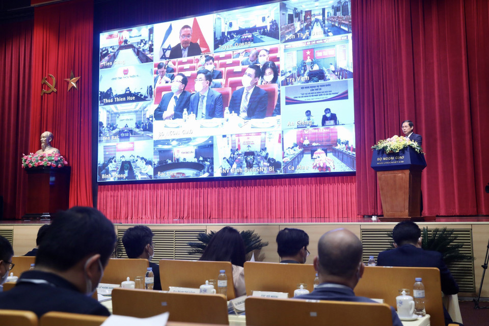 Bộ trưởng Bộ Ngoại giao Bùi Thanh Sơn phát biểu chỉ đạo hội nghị. (Ảnh: Lâm Khánh/TTXVN)