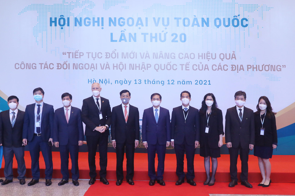 Bộ trưởng Bộ Ngoại giao Bùi Thanh Sơn và các đại biểu dự hội nghị. (Ảnhh: Lâm Khánh/TTXVN)