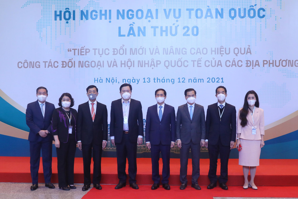 Bộ trưởng Bộ Ngoại giao Bùi Thanh Sơn và các đại biểu dự hội nghị. (Ảnhh: Lâm Khánh/TTXVN)