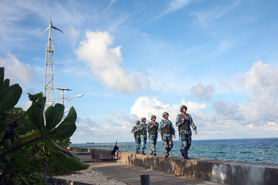 Sau sự kiện Gạc Ma, Nhà nước và Bộ Quốc phòng đã khẩn trương đẩy mạnh việc xây dựng, bảo vệ quần đảo Trường Sa và thềm lục địa phía Nam. Cho đến nay, các vị trí này đã được Hải quân và nhân dân Việt Nam củng cố, bảo vệ vững chắc. (Ảnh: TTXVN) 