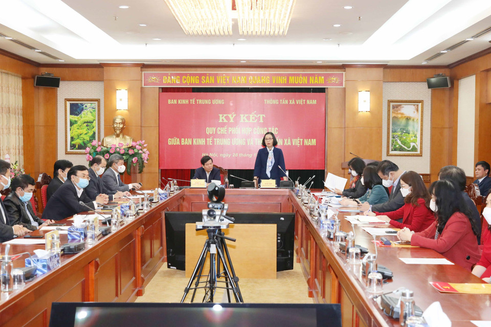 Bà Vũ Việt Trang, Bí thư Đảng ủy, Tổng Giám đốc Thông tấn xã Việt Nam phát biểu tại lễ ký kết. (Ảnh: Phương Hoa/TTXVN)