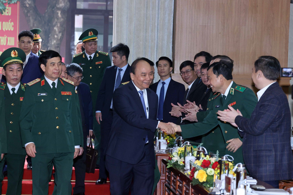 Thủ tướng Nguyễn Xuân Phúc với đại biểu. (Ảnh: Thống Nhất/TTXVN)