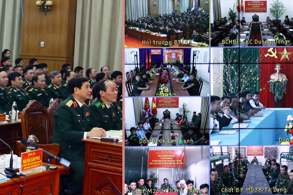 Thủ tướng Nguyễn Xuân Phúc tại buổi nói chuyện trực tuyến với các đơn vị Biên phòng. (Ảnh: Thống Nhất/TTXVN)