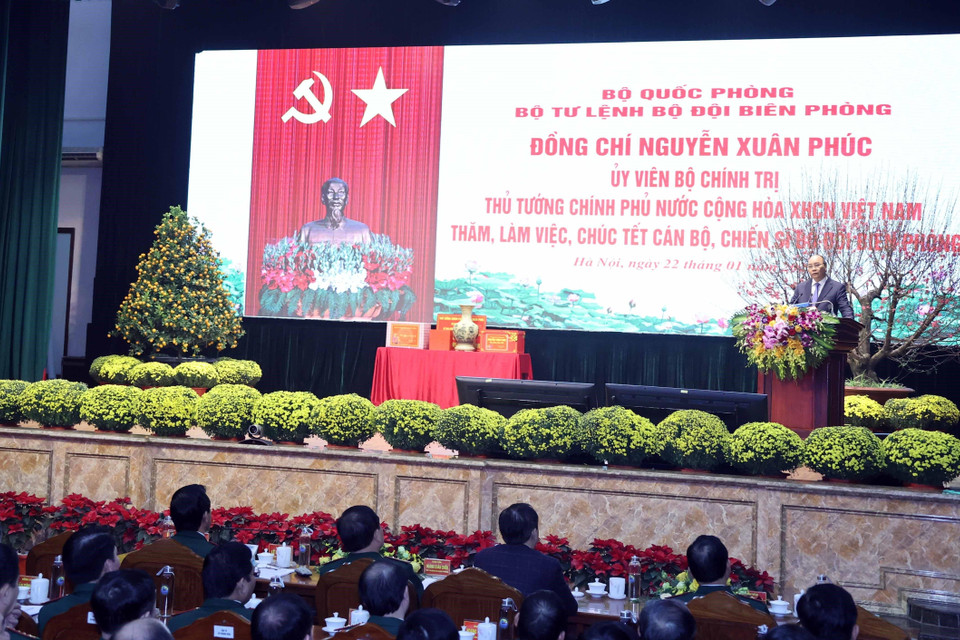 Thủ tướng Nguyễn Xuân Phúc phát biểu tại buổi đến thăm Bộ Tư lệnh Bộ đội Biên phòng. (Ảnh: Thống Nhất/TTXVN)