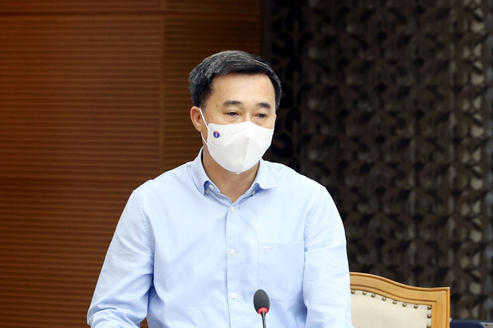 Thứ trưởng Bộ Y tế Trần Văn Thuấn phát biểu. (Ảnh: Phạm Kiên/TTXVN)