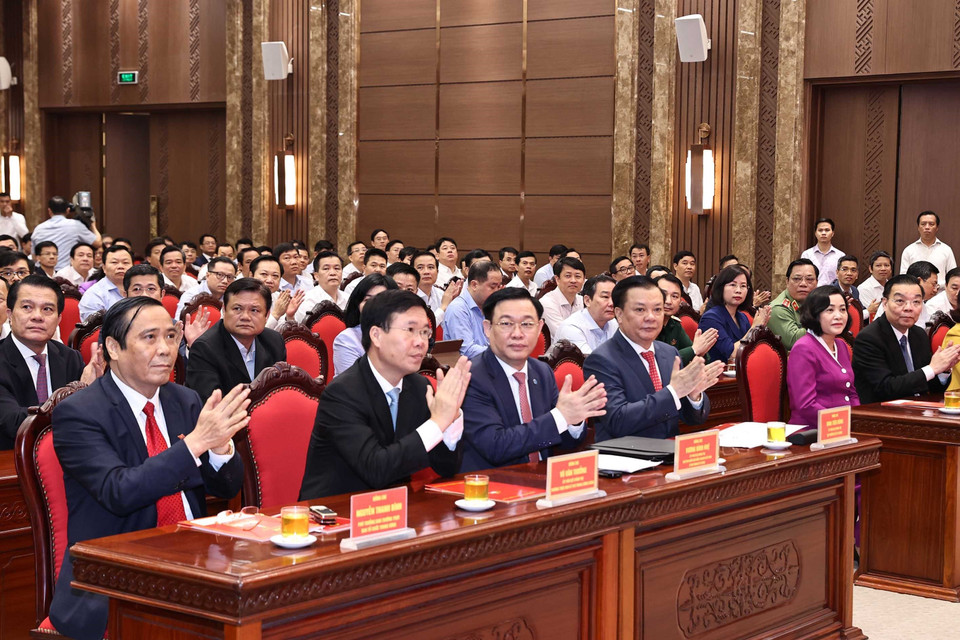 Chủ tịch Quốc hội Vương Đình Huệ, Thường trực Ban Bí thư Võ Văn Thưởng và các đại biểu dự hội nghị. (Ảnh: Trọng Đức/TTXVN)