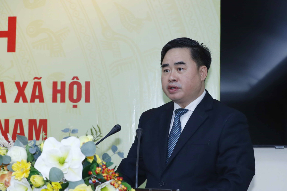 Ông Phạm Minh Tuấn, Giám đốc, Tổng Biên tập Nhà xuất bản Chính trị quốc gia Sự thật phát biểu tại lễ ra mắt sách. (Ảnh: Phương Hoa/TTXVN)