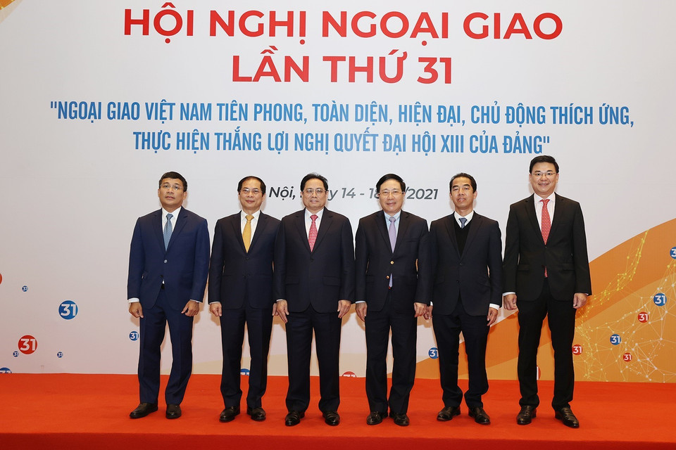 Thủ tướng Phạm Minh Chính và các đại biểu dự Hội nghị Ngoại giao 31. (Ảnh: Dương Giang/TTXVN)