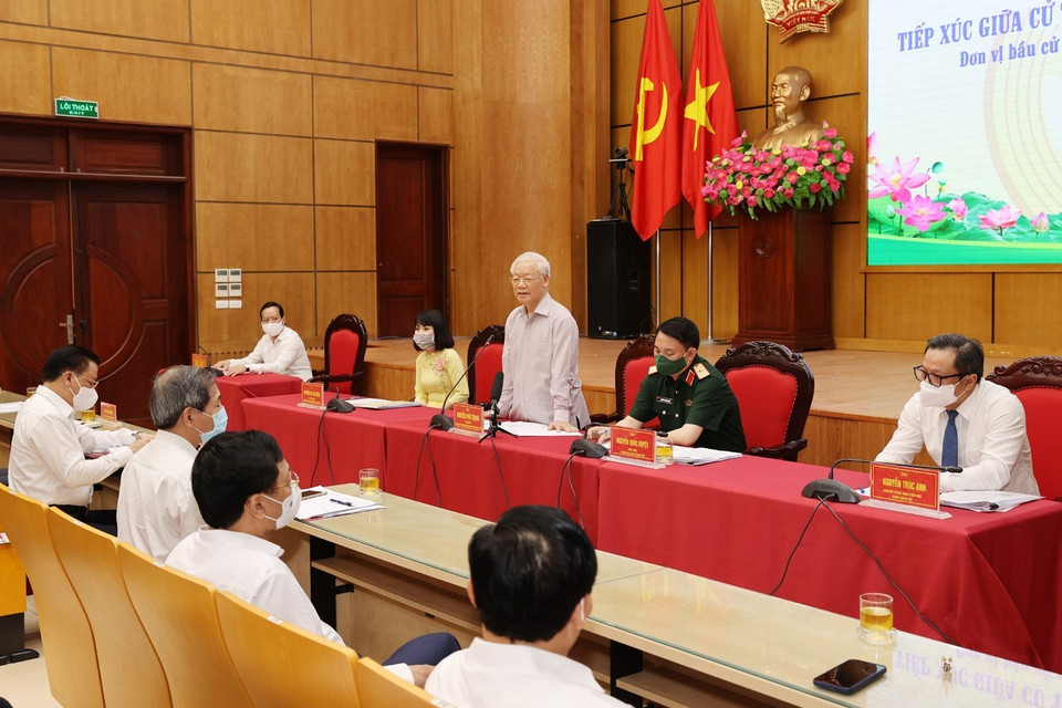 Tổng Bí thư Nguyễn Phú Trọng, Bí thư Quân ủy Trung ương trình bày Chương trình hành động. (Ảnh: Trí Dũng/TTXVN)