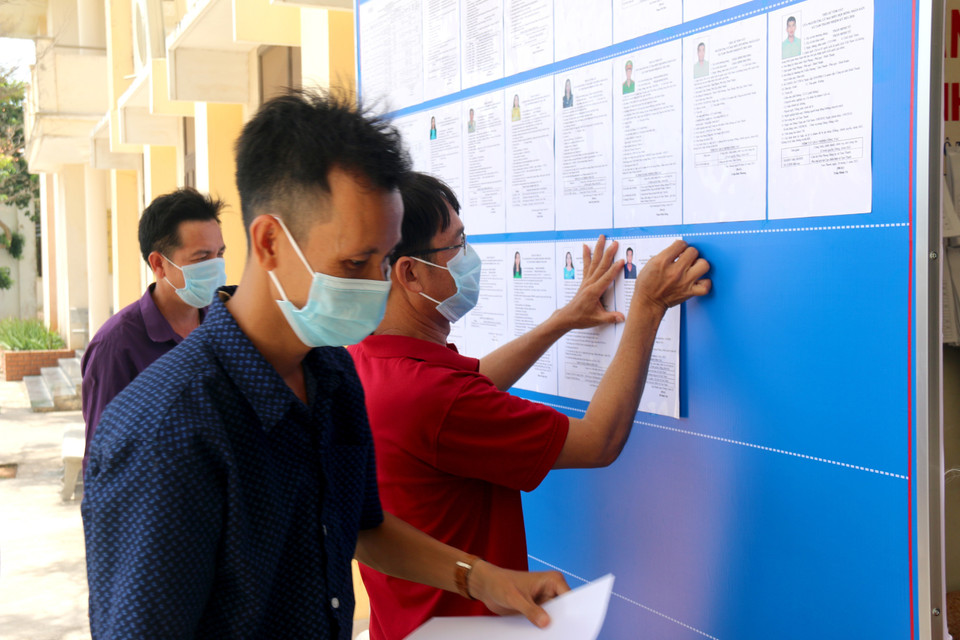 Danh sách người ứng cử đã được niêm yết tại xã Tam Thanh để cử tri tiện theo dõi. (Ảnh: Nguyễn Thanh/TTXVN)