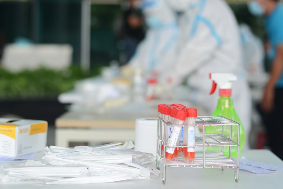 Cận cảnh mẫu xét nghiệm. (Ảnh: Văn Dũng/TTXVN)