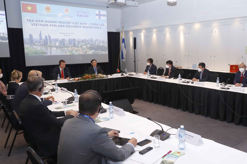 Trong chương trình thăm chính thức Cộng hòa Phần Lan, sáng 11/9/2021 (theo giờ địa phương), tại thủ đô Helsinki, Chủ tịch Quốc hội Vương Đình Huệ dự tọa đàm doanh nghiệp Việt Nam-Phần Lan. (Ảnh: Doãn Tấn/TTXVN) 