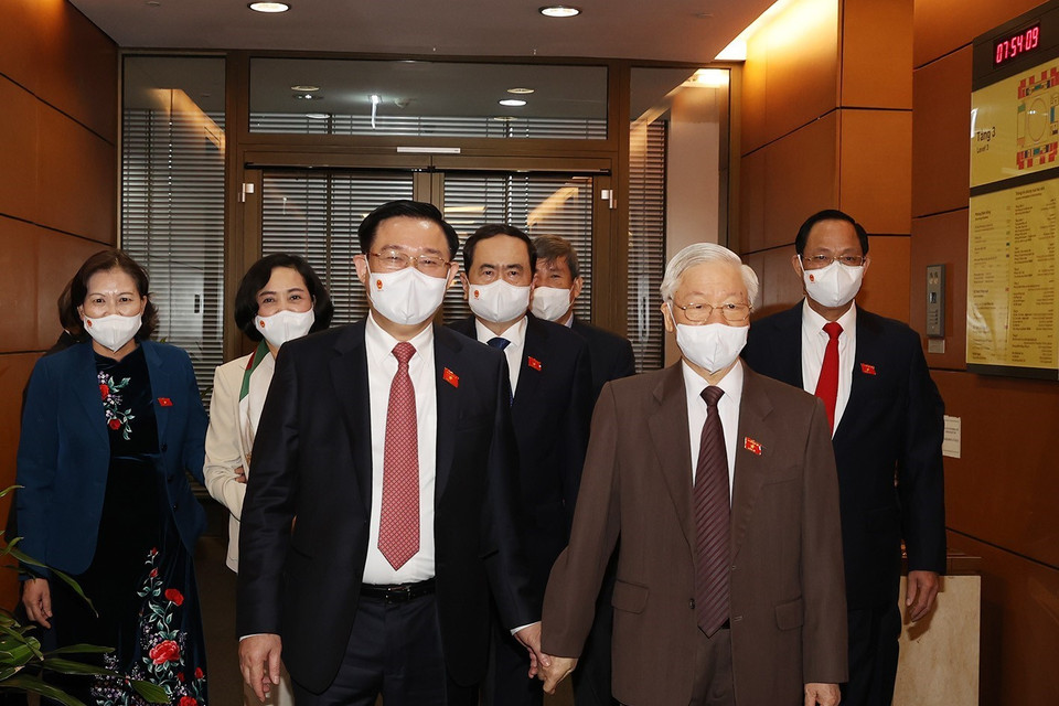 Tổng Bí thư Nguyễn Phú Trọng, Chủ tịch Quốc hội Vương Đình Huệ và các đại biểu dự phiên bế mạc Kỳ họp thứ hai, Quốc hội khóa XV. (Ảnh: Trí Dũng/TTXVN)