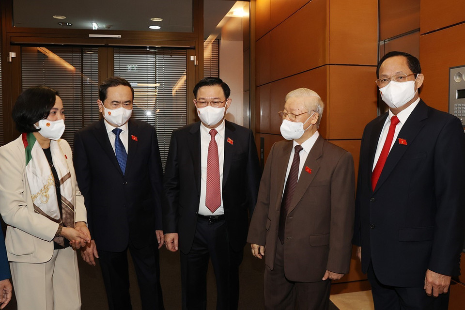 Tổng Bí thư Nguyễn Phú Trọng, Chủ tịch Quốc hội Vương Đình Huệ và các đại biểu dự phiên bế mạc Kỳ họp thứ hai, Quốc hội khóa XV. (Ảnh: Trí Dũng/TTXVN)