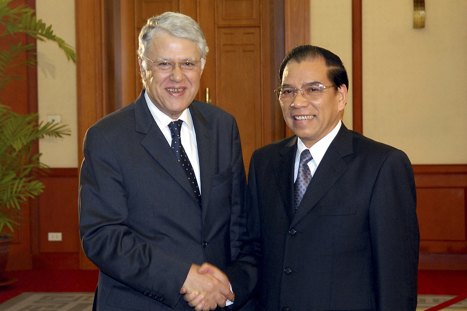 Tổng Bí thư Đảng Cộng sản Việt Nam Nông Đức Mạnh tiếp Thủ tướng Maroc Abbas El Fassi thăm chính thức Việt Nam (Hà Nội, 24/11/2008). (Ảnh: Nhan Sáng/TTXVN)