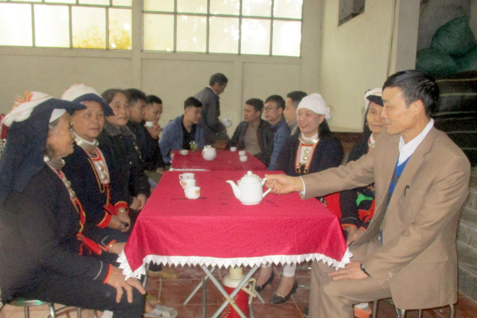 Người dân tộc Dao huyện Cẩm Thủy tụ họp đón Tết năm cùng. (Ảnh: Nguyễn Nam/TTXVN)