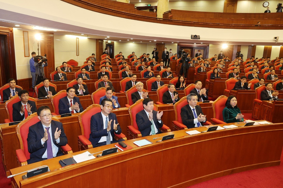 Các lãnh đạo Đảng, Nhà nước và các đại biểu dự phiên bế mạc Hội nghị. (Ảnh: Trí Dũng/TTXVN)