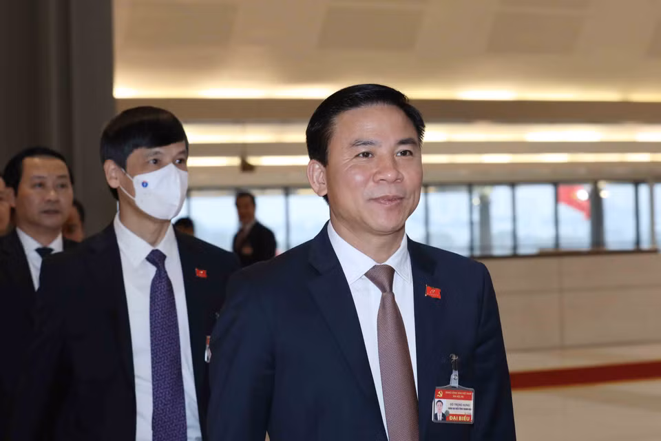 Các đại biểu đoàn Đảng bộ tỉnh Thanh Hóa đến dự phiên họp sáng 30/1. (Ảnh: TTXVN)