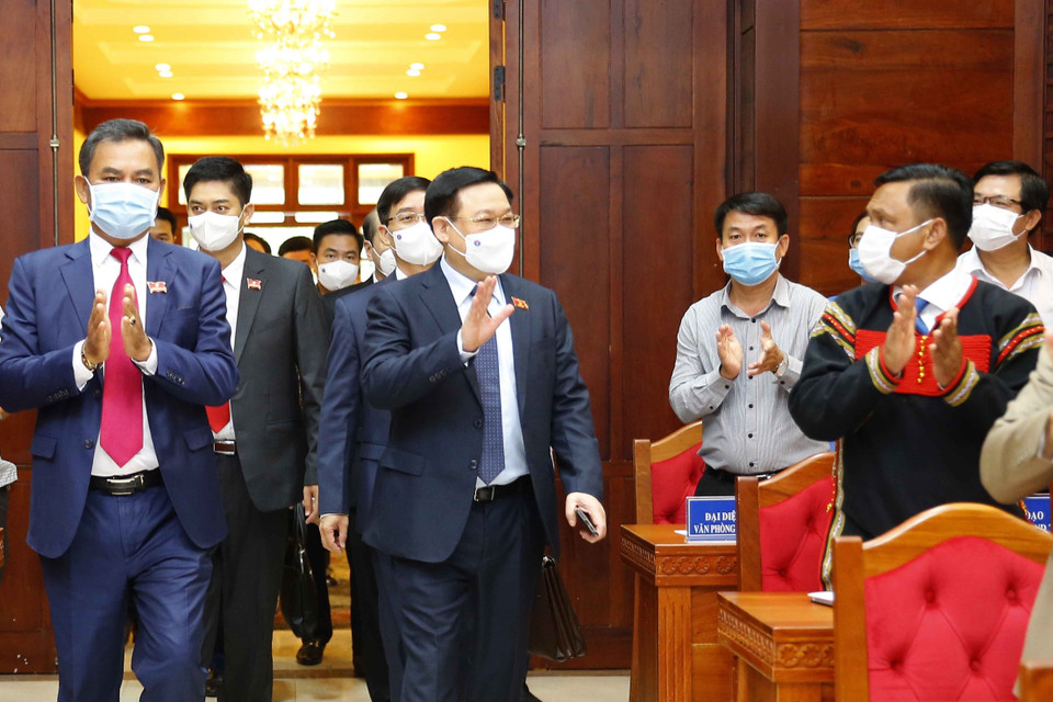 Chủ tịch Quốc hội Vương Đình Huệ dự Kỳ họp thứ nhất Hội đồng Nhân dân tỉnh Đắk Lắk khóa X. (Ảnh: Doãn Tấn/TTXVN)