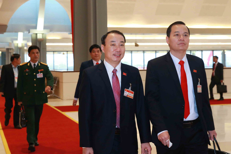  Các đại biểu đoàn Đảng bộ tỉnh Lạng Sơn đến dự phiên họp sáng 30/1. (Ảnh: TTXVN)