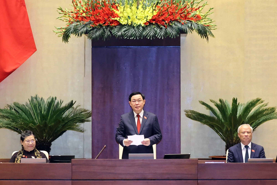 Chủ tịch Quốc hội Vương Đình Huệ, Chủ tịch Hội đồng Bầu cử quốc gia tiến hành điều hành phiên họp Quốc hội theo chương trình. (Ảnh: Thống Nhất/TTXVN)