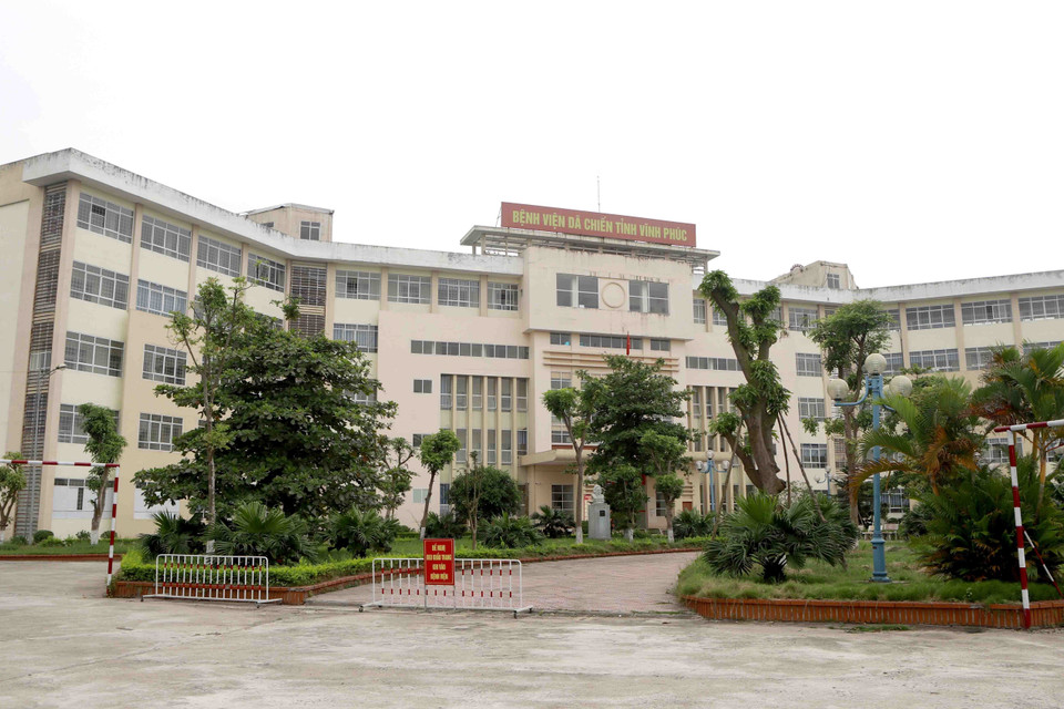 Bệnh viện dã chiến tỉnh Vĩnh Phúc ở xã Định Trung, thành phố Vĩnh Yên được kích hoạt từ 18 giờ ngày 7/5. (Ảnh: Hoàng Hùng/TTXVN)