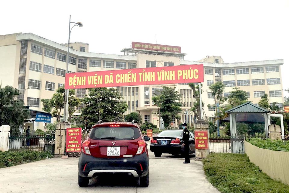 Bệnh viện dã chiến tỉnh Vĩnh Phúc ở xã Định Trung, thành phố Vĩnh Yên được kích hoạt từ 18 giờ ngày 7/5. (Ảnh: Hoàng Hùng/TTXVN)