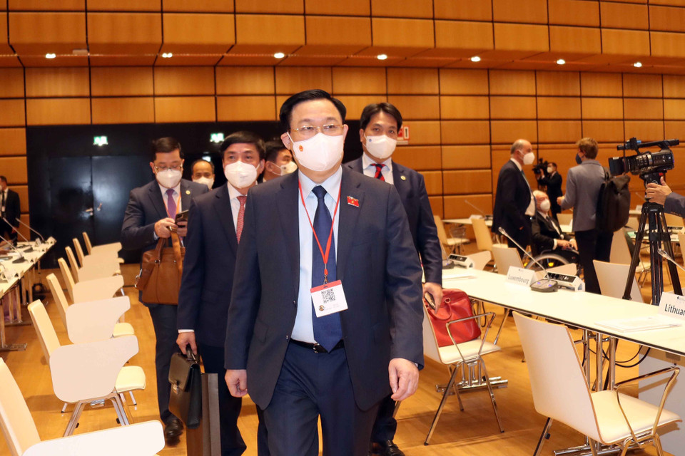 Sáng 7/9/2021, tại Thủ đô Vienna (Cộng hòa Áo), Chủ tịch Quốc hội Vương Đình Huệ dự Lễ khai mạc Hội nghị các Chủ tịch Quốc hội thế giới lần thứ 5. (Ảnh: Doãn Tấn/TTXVN)