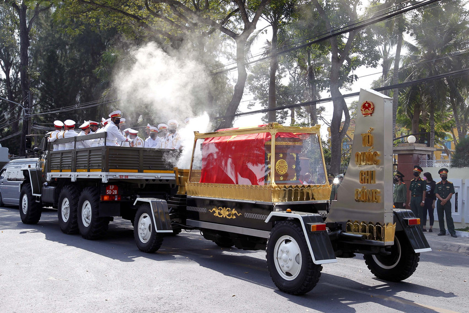 Nghi lễ di quan tiễn biệt đồng chí Trương Vĩnh Trọng về nơi an nghỉ cuối cùng. (Ảnh: Thanh Vũ/TTXVN)