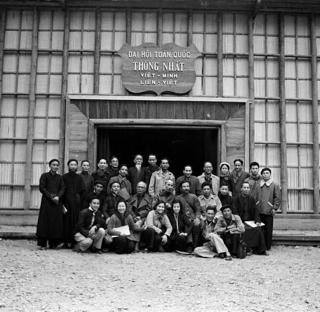 Chủ tịch Hồ Chí Minh và các đại biểu dự Đại hội toàn quốc thống nhất Việt Minh-Liên Việt tại Việt Bắc (3/1951). (Ảnh: TTXVN)