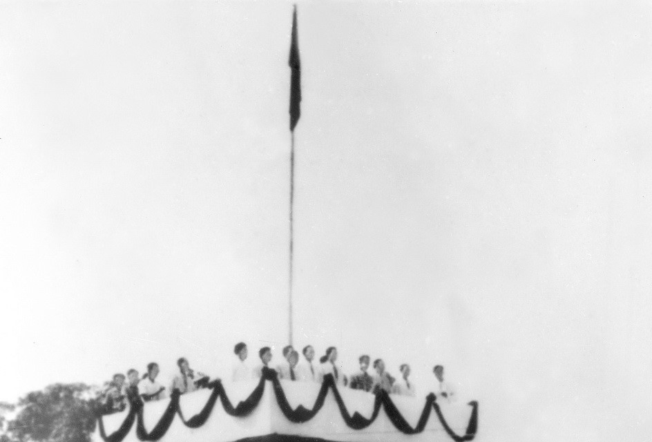 Ngày 2/9/1945, tại Quảng trường Ba Đình-Hà Nội, Chủ tịch Hồ Chí Minh đọc Tuyên ngôn Độc lập, tuyên bố sự ra đời của nước Việt Nam Dân chủ Cộng hòa. (Nguồn: TTXVN