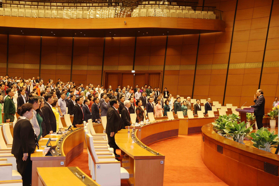 Chủ tịch nước Nguyễn Xuân Phúc tuyên thệ nhậm chức. (Ảnh: Trí Dũng/TTXVN)