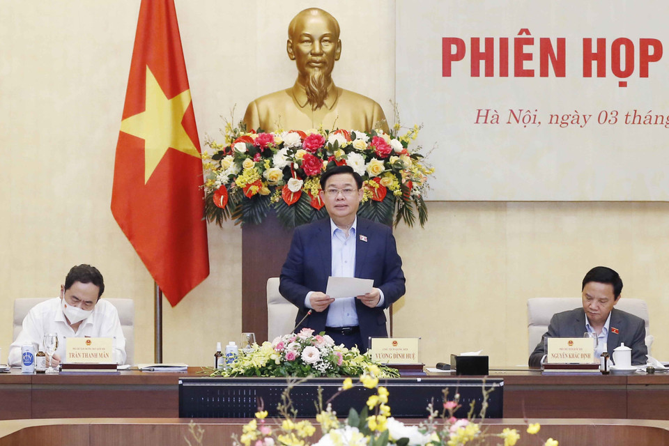 Chủ tịch Quốc hội Vương Đình Huệ chủ trì Phiên họp thứ ba của Ban Chỉ đạo xây dựng các chuyên đề được phân công thuộc Đề án Chiến lược xây dựng và hoàn thiện Nhà nước pháp quyền xã hội chủ nghĩa Việt Nam đến năm 2030, định hướng đến năm 2045. (Ảnh: Doãn Tấn/TTXVN)