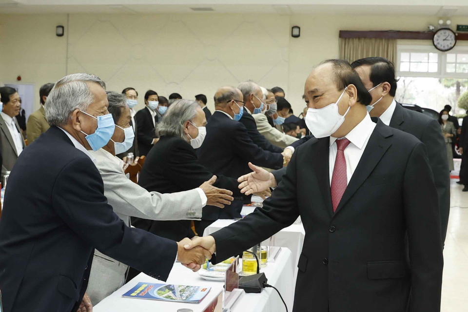 Chiều 28/12, tại Quảng Nam, Chủ tịch nước Nguyễn Xuân Phúc dự buổi gặp mặt các nguyên Tỉnh ủy viên Tỉnh ủy Quảng Nam từ năm 1997 đến nay nhân dịp kỷ niệm 550 năm Danh xưng Quảng Nam và 25 năm tái lập tỉnh. (Ảnh: Thống Nhất/TTXVN)