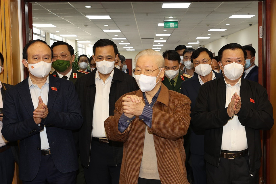 Hình ảnh Tổng Bí thư Nguyễn Phú Trọng đến dự buổi tiếp xúc cử tri. (Ảnh: Trí Dũng/TTXVN)