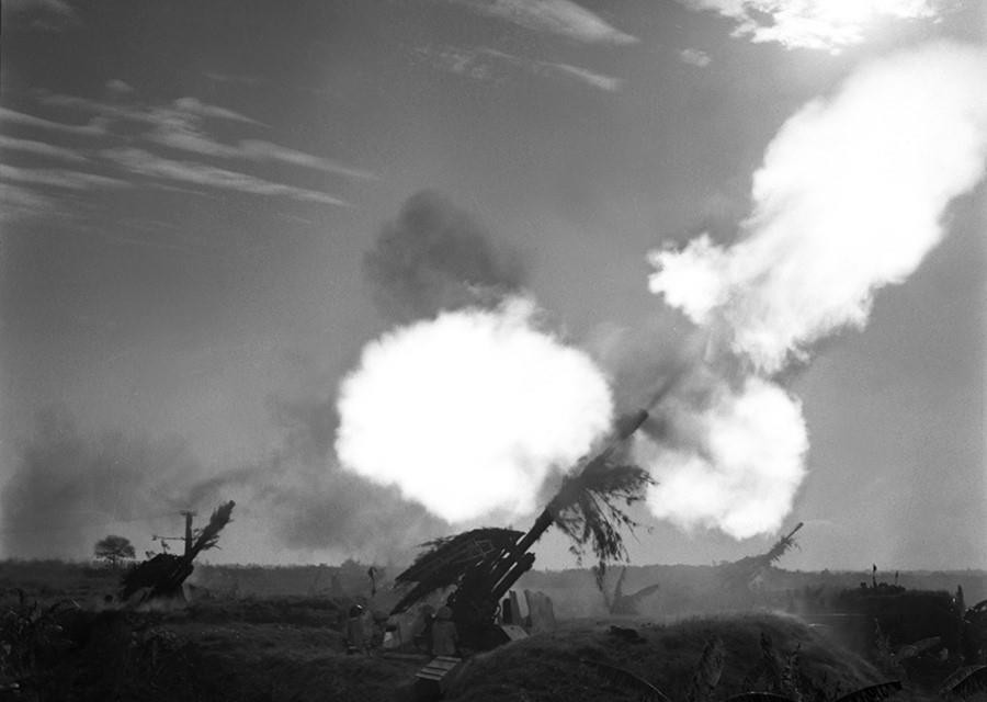 Tiếp tục đi theo con đường cách mạng vẻ vang mà Chủ tịch Hồ Chí Minh, Đảng và nhân dân ta đã lựa chọn, toàn Đảng, toàn dân và toàn quân ta đã kế tục trung thành và xuất sắc sự nghiệp vĩ đại của Người. Trong ảnh: Chiến thắng “Hà Nội - Điện Biên Phủ trên không” cuối tháng 12/1972 đã tạo bước ngoặt cơ bản trong cuộc kháng chiến chống Mỹ, cứu nước của dân tộc Việt Nam. Ảnh: TTXVN