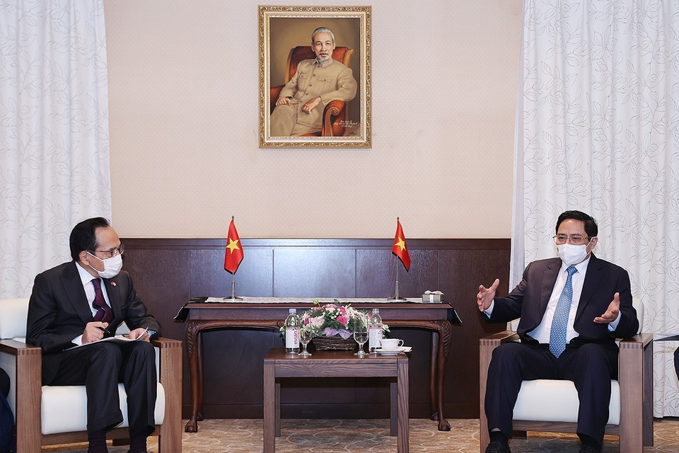 Thủ tướng Phạm Minh Chính tiếp ông Motoya Okada, Chủ tịch Hội đồng Quản trị Tập đoàn AEON. (Ảnh: Dương Giang/TTXVN)