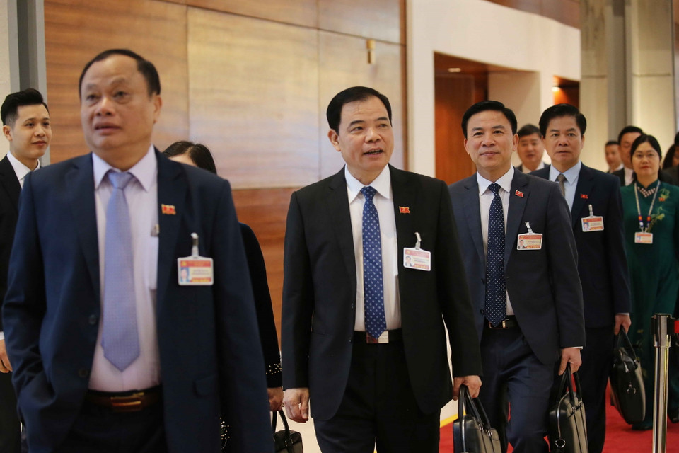  Các đại biểu đến dự ngày làm việc chính thức thứ hai Đại hội XIII của Đảng. (Ảnh: TTXVN)