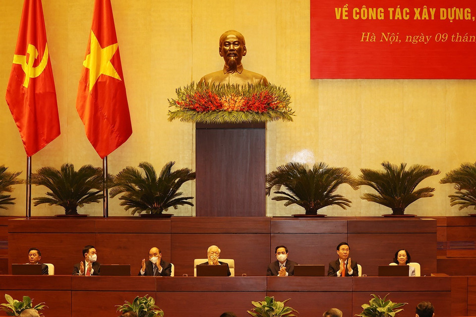 Tổng Bí thư Nguyễn Phú Trọng cùng các đồng chí lãnh đạo Đảng, Nhà nước chủ trì hội nghị. (Ảnh: Trí Dũng/TTXVN)